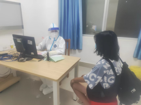 儿科医患携手同行，抗疫前后方情暖人间