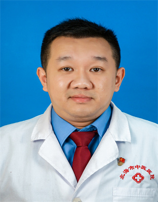邓 宇